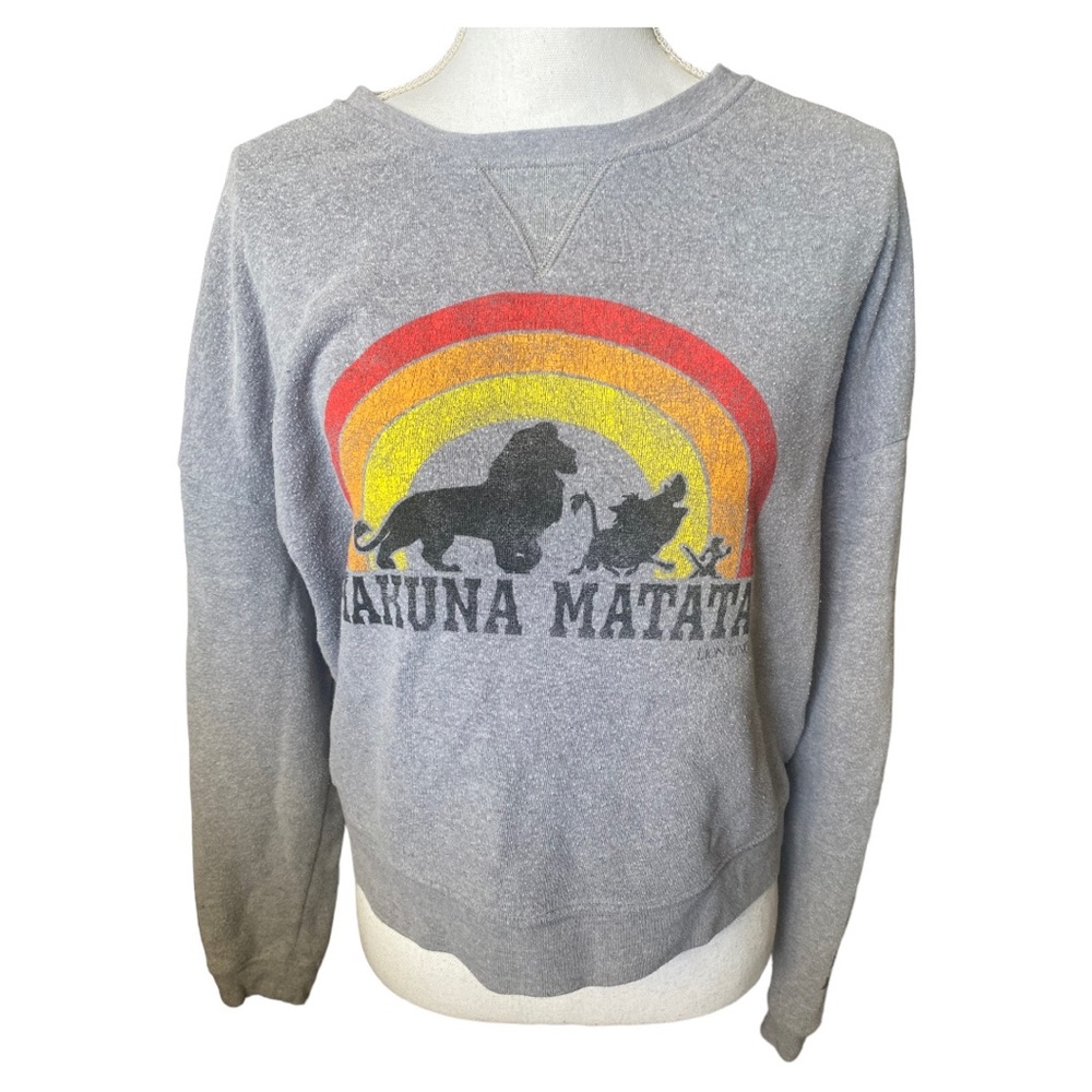 Disney | Womens Gray Lion King pullover “Hakuna Matata” Size Large